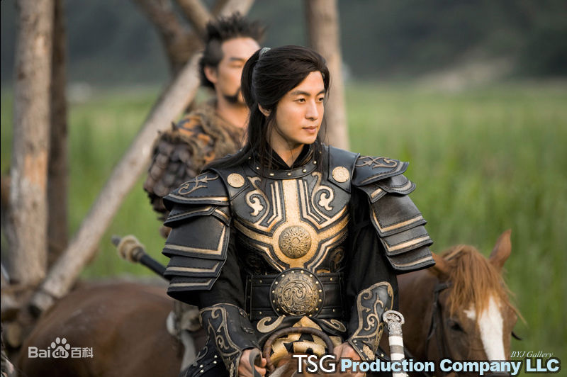 最新裴勇浚(Bae Yong Joon，)在《记》图片中的图集