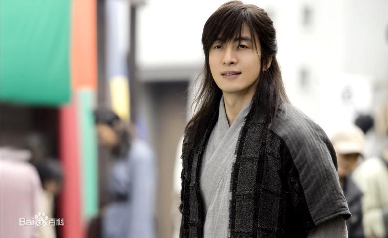 最新裴勇浚(Bae Yong Joon，)在《记》图片中的图集