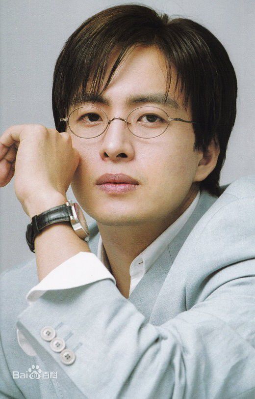 最新裴勇浚(Bae Yong Joon，)在《情定大饭店》图片中的图集