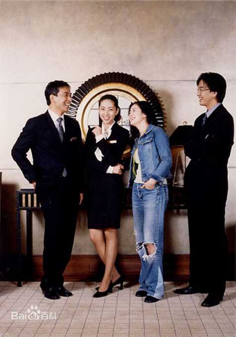 最新裴勇浚(Bae Yong Joon，)在《情定大饭店》图片中的图集