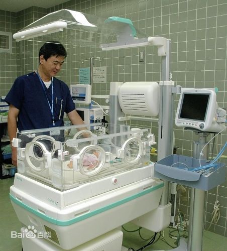 裴勇浚(Bae Yong Joon，)慈善活动前后照片