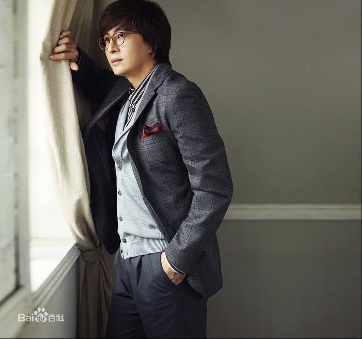 裴勇浚(Bae Yong Joon，)裴勇俊代言壁纸壁纸