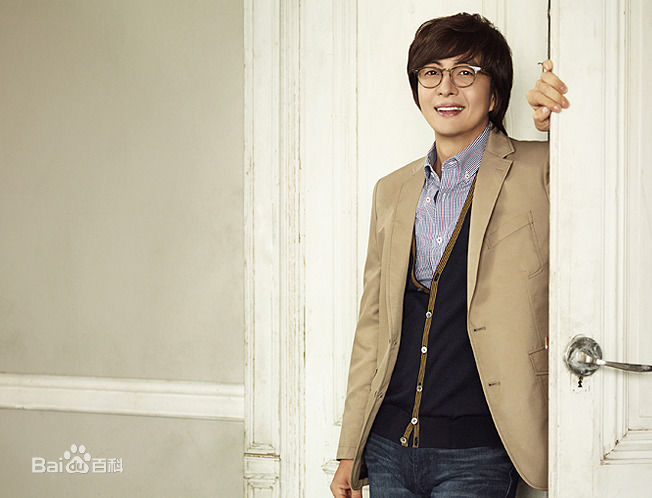 裴勇浚(Bae Yong Joon，)裴勇俊代言壁纸壁纸