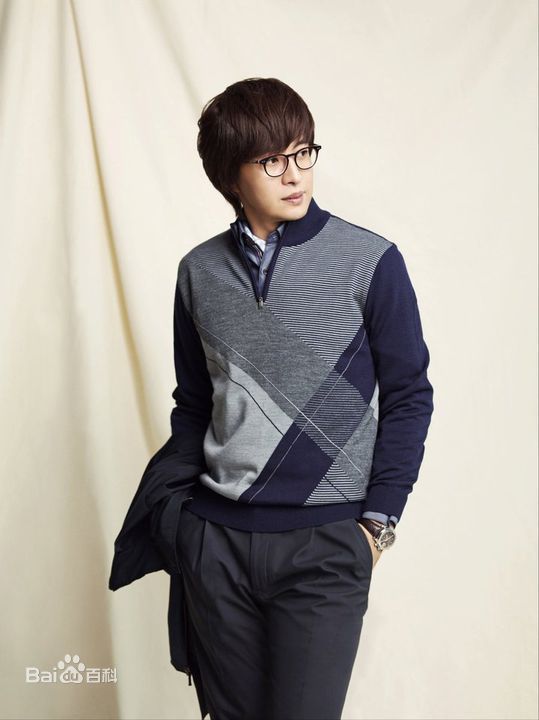 裴勇浚(Bae Yong Joon，)裴勇俊代言壁纸壁纸