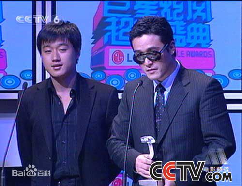 崔民秀()出席宣传活动性感图片壁纸