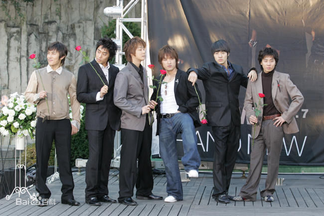 崔民秀()出席宣传活动性感图片壁纸