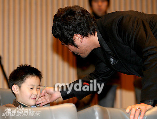 崔民秀()精彩图册