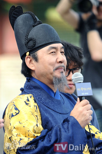 最优质朴英奎()素颜照