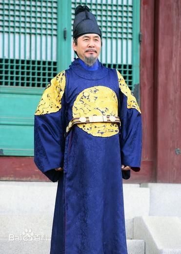 最优质朴英奎()素颜照