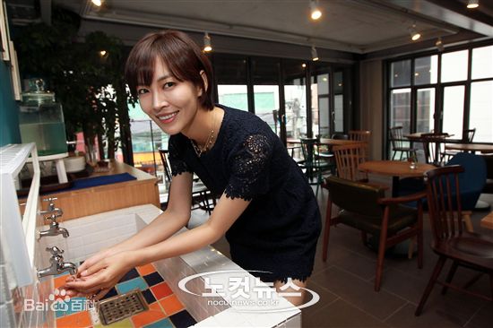 金素妍(，Kim So-yeon)采访图册