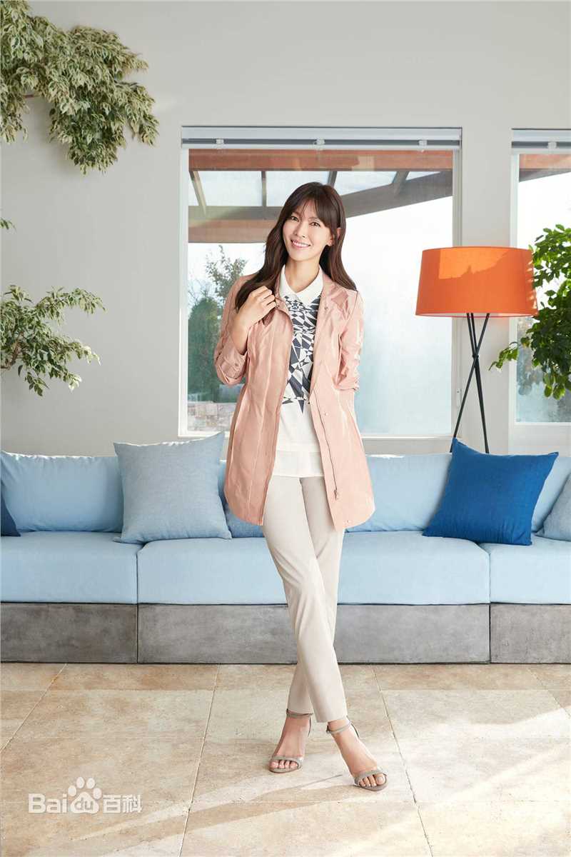 金素妍(，Kim So-yeon)代言素颜照壁纸