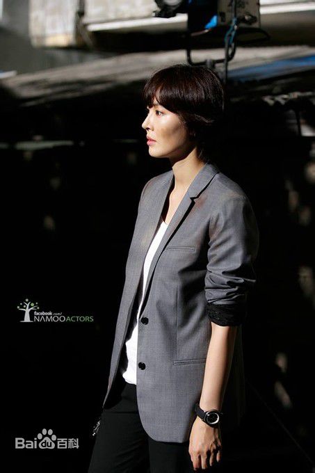 金素妍(，Kim So-yeon)Two Weeks图片图册