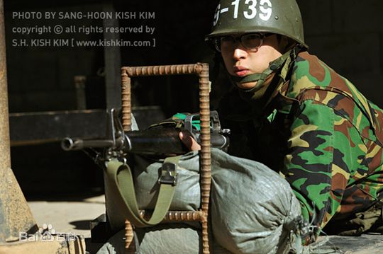 姜栋元(Kang Dong Won、カン ドンウォン)军中生活素颜照相册