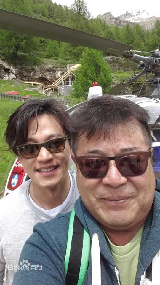 白日燮()花样爷爷生活照