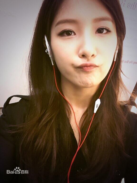 南智贤(，Nam Ji Hyun)的Ins前后照片