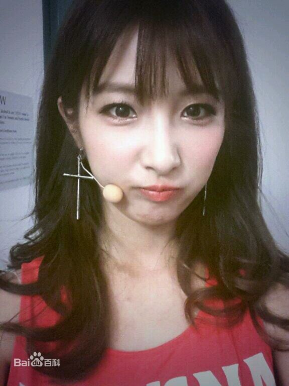 南智贤(，Nam Ji Hyun)的Ins前后照片