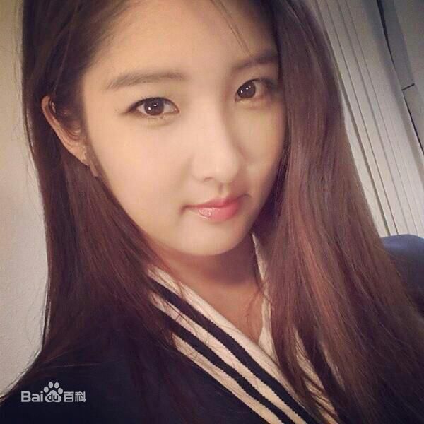 南智贤(，Nam Ji Hyun)的Ins前后照片