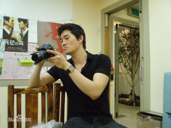 刘智泰(，Yoo Ji-tae)最新剧照