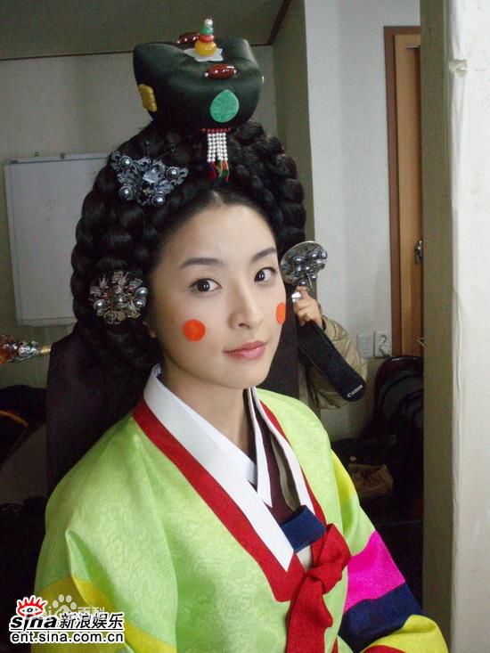 郑柔美(；Jungyumi)影视剧组前后照片