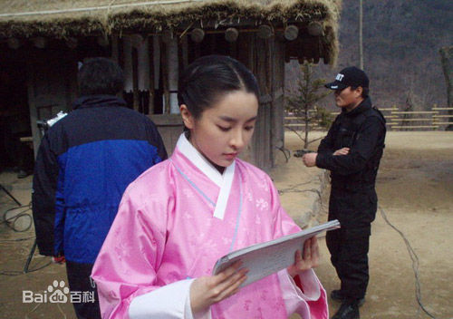 郑柔美(；Jungyumi)影视剧组前后照片