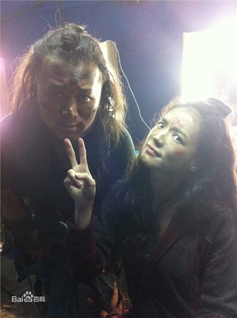 卢正雨(ZhengyuLu)工作照壁纸壁纸