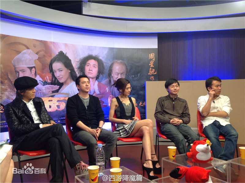 卢正雨(ZhengyuLu)工作照壁纸壁纸