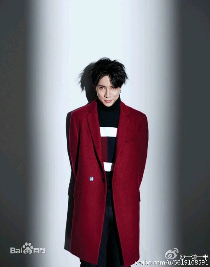 最新薛之谦(Joker Xue)在《红秀Grazia》中的壁纸