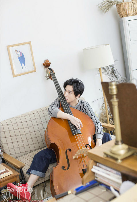 最新薛之谦(Joker Xue)在《红秀Grazia》中的壁纸