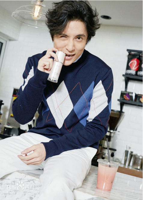 最新薛之谦(Joker Xue)在《红秀Grazia》中的壁纸