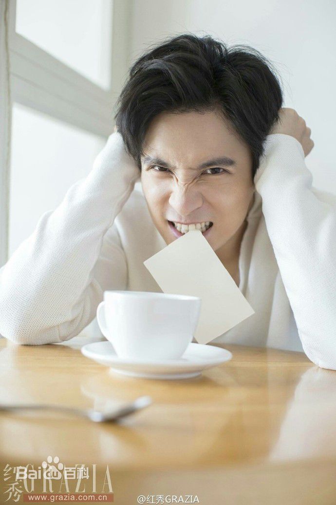 最新薛之谦(Joker Xue)在《红秀Grazia》中的壁纸