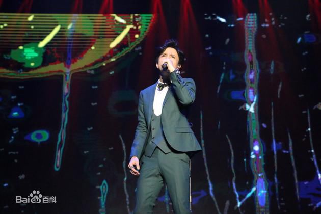 薛之谦(Joker Xue)在2016年7月17日北京《初学者》演唱会中的