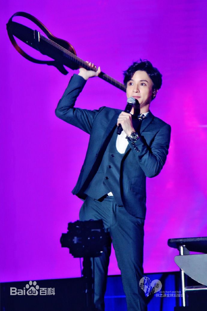 薛之谦(Joker Xue)在2016年7月17日北京《初学者》演唱会中的