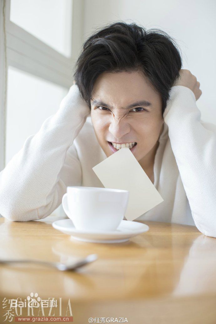 薛之谦(Joker Xue)在《红秀Grazia》中的