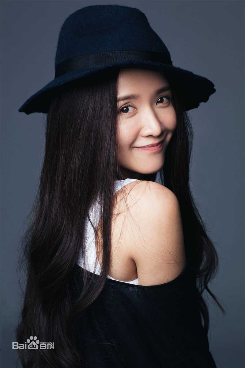 彭心宜近照素颜照壁纸