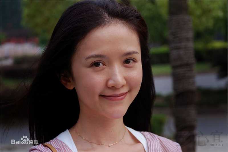 彭心宜近照素颜照壁纸