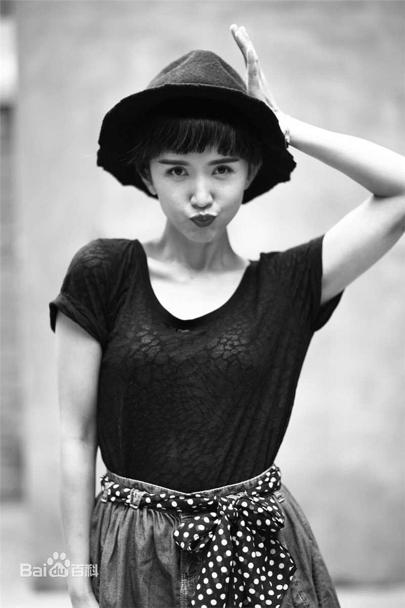 彭心宜近照素颜照壁纸