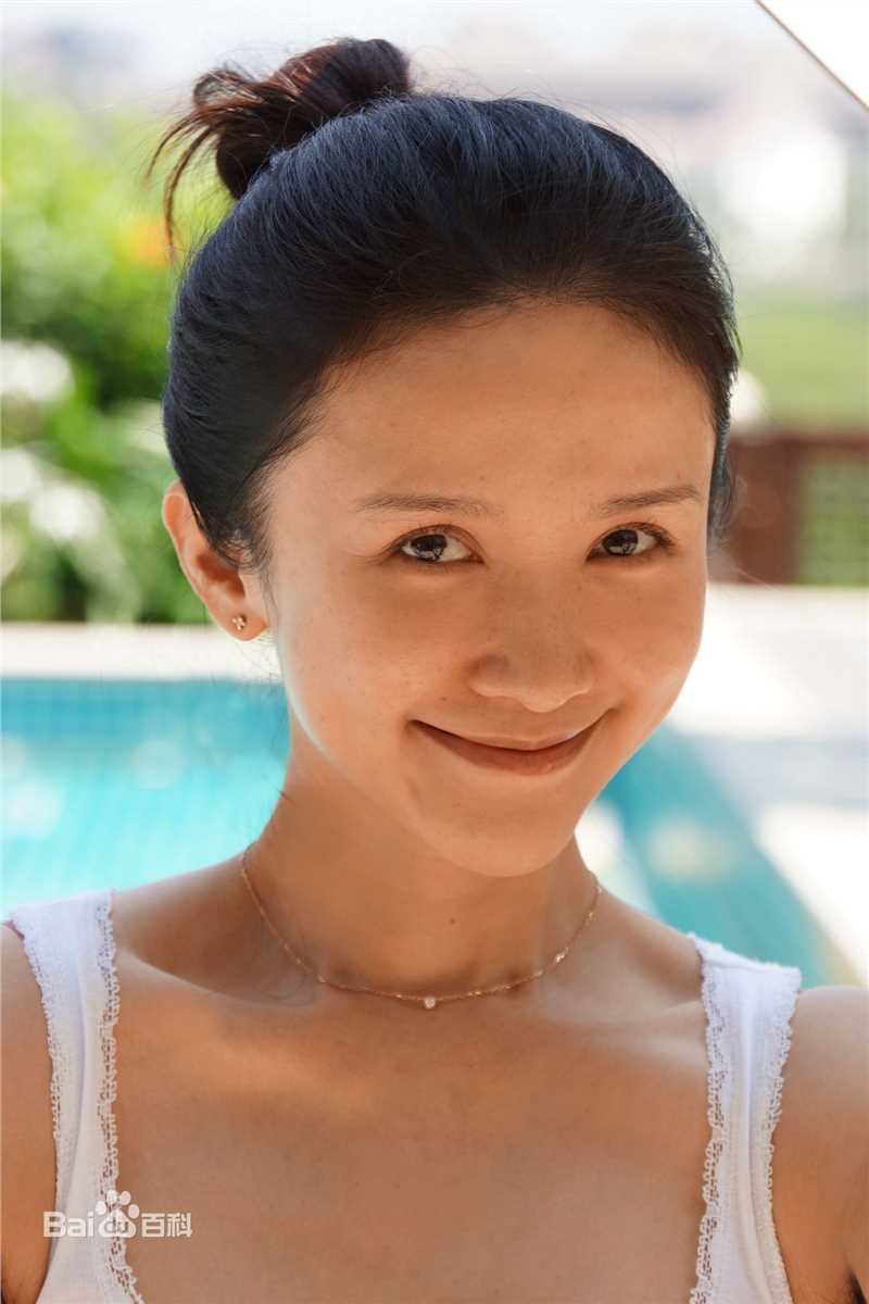 彭心宜近照素颜照壁纸