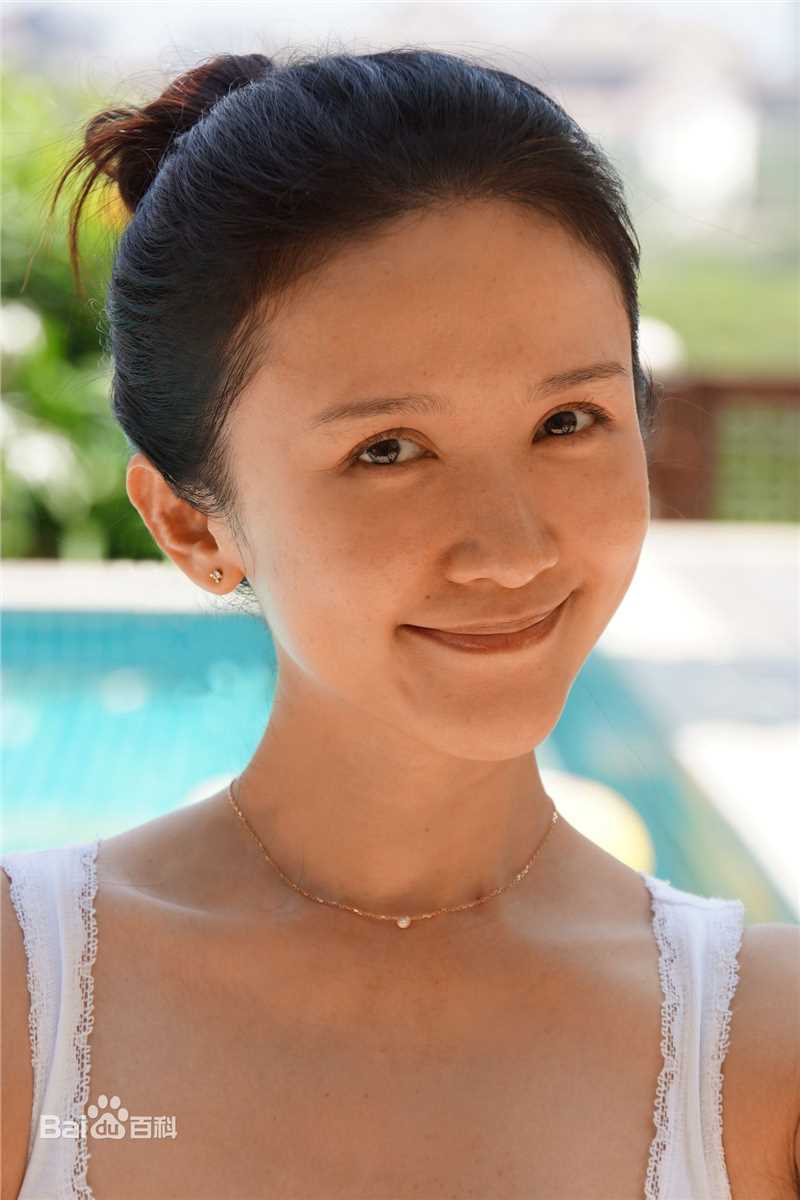 彭心宜近照素颜照壁纸