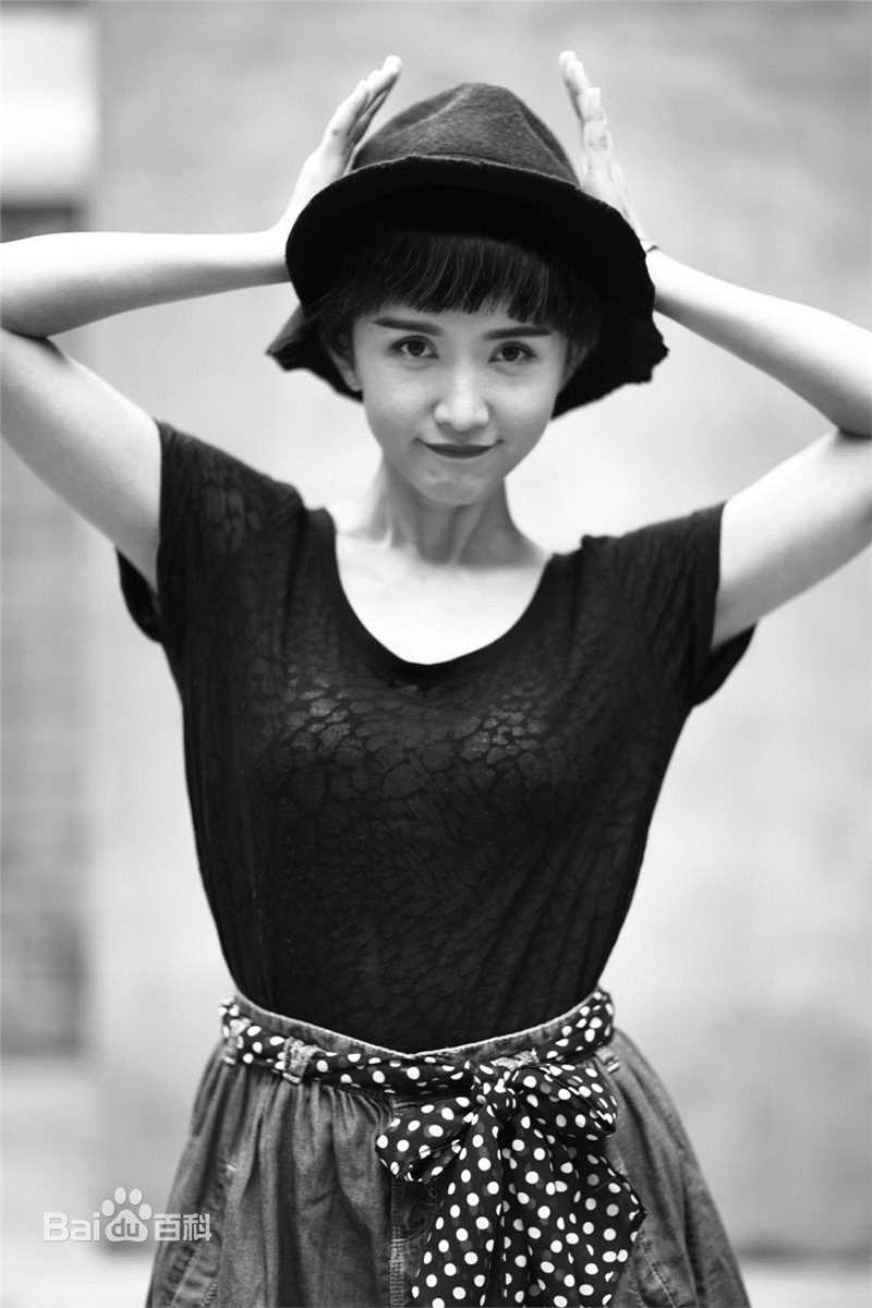 彭心宜近照素颜照壁纸