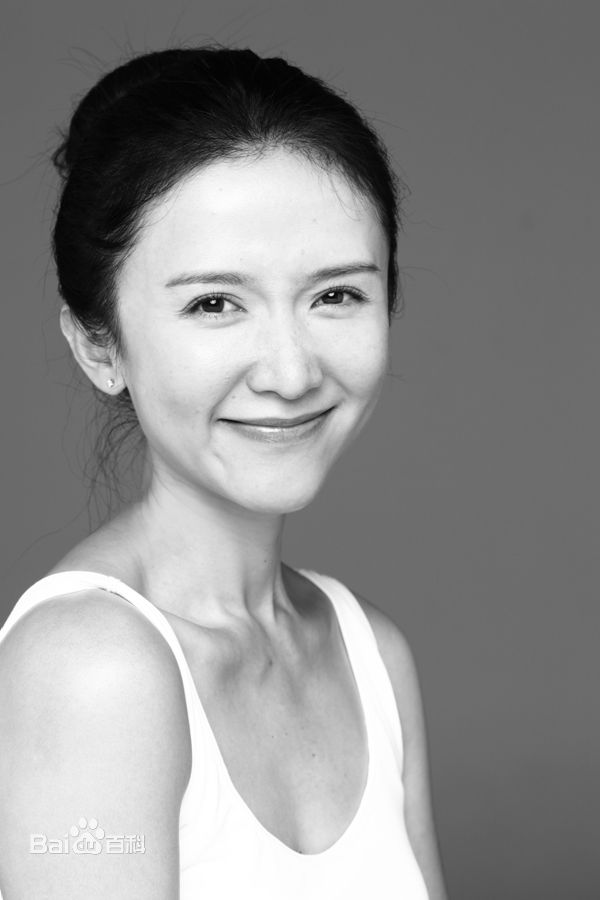 彭心宜近照素颜照壁纸