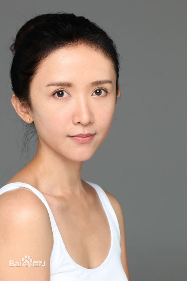 彭心宜近照素颜照壁纸