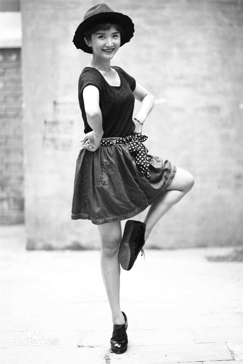 彭心宜近照素颜照壁纸