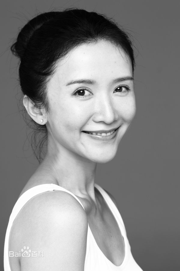 彭心宜近照素颜照壁纸