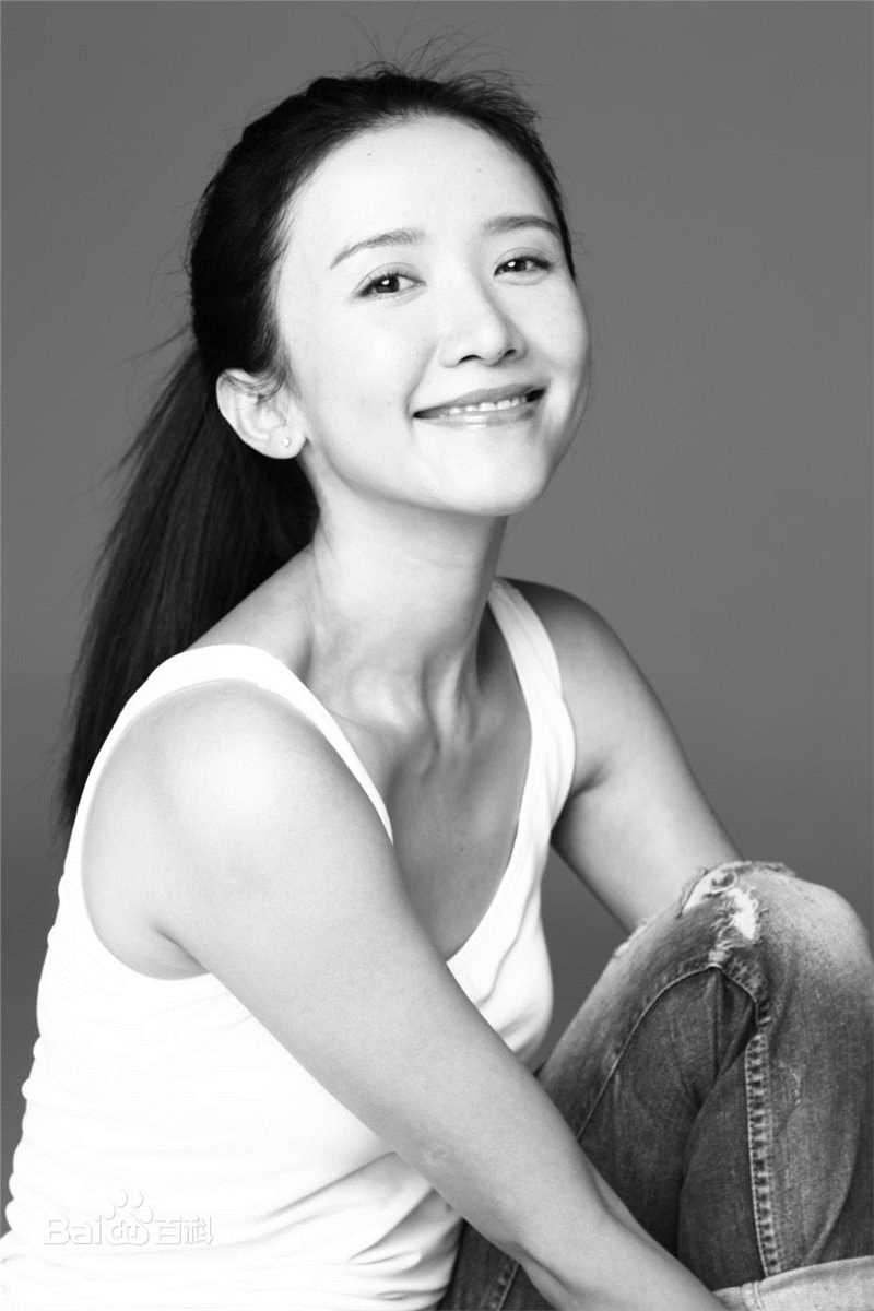 彭心宜近照素颜照壁纸