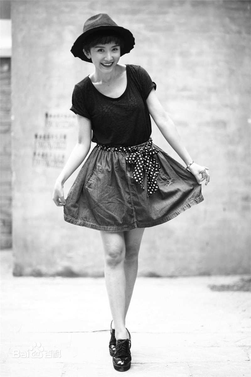 彭心宜近照素颜照壁纸