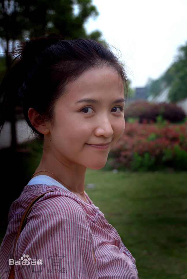 彭心宜近照素颜照壁纸