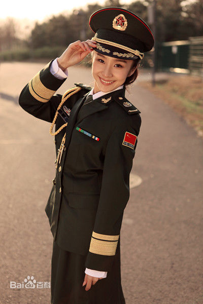 陶慧娜军装照前后照片