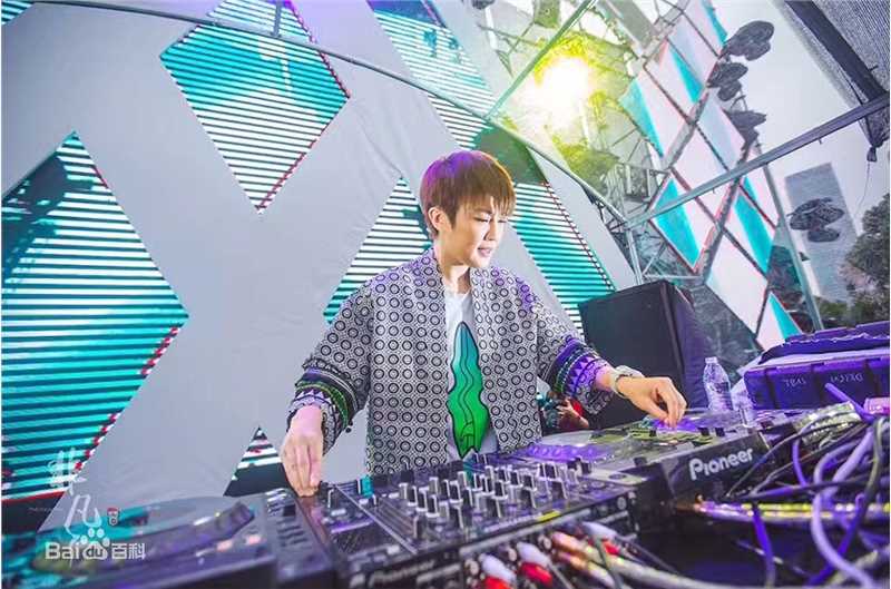 刘力扬(Jeno Liu)舞台风采素颜照相册