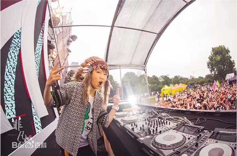 刘力扬(Jeno Liu)舞台风采素颜照相册