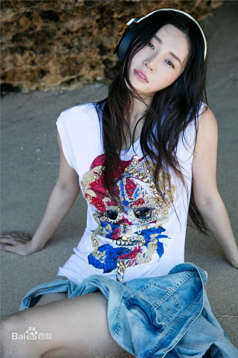 最新孙晶晶性感图片